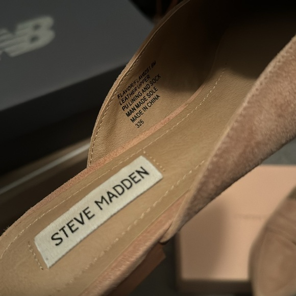 Steve Madden slides - tan suede - Picture 2 of 3